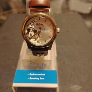 VINTAGE Disney Goofy, Mickey Mouse Donald Duck Animated Stars Watch RARE